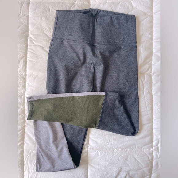 Onzie Leggings for Sale - Picture 4 of 7